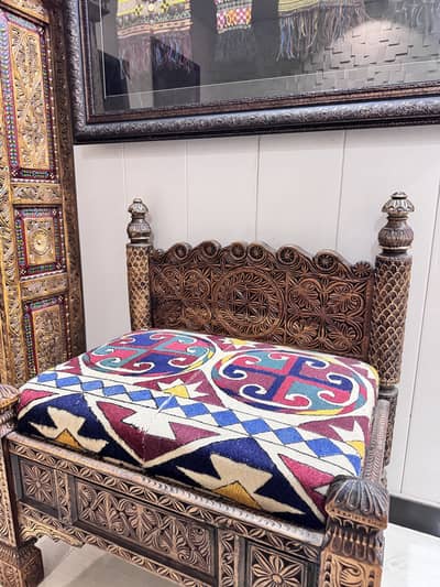 Diyar Wood Swati Seater
