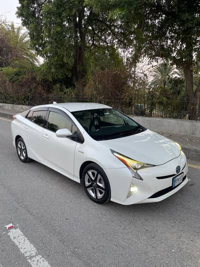 PRIUS S 2016
