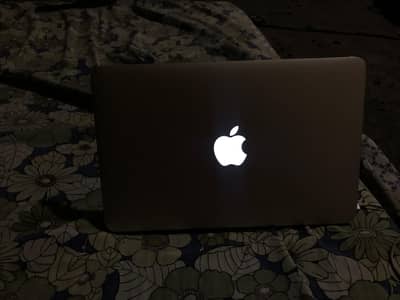 MacBook Air 11-inch Early 2014 | i5 | 4GB | For Sale