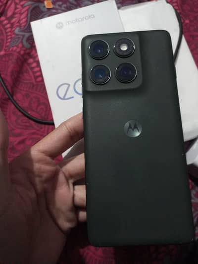 Motorola Edge 2025  8 / 256 GB with Box And All Accessories sim lock