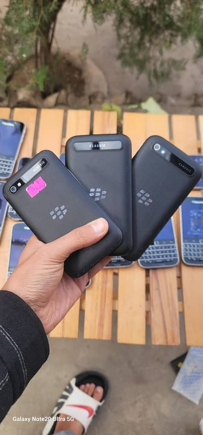 blackberry Q20 classic. . good condition (PTA OFFICIAL APPROVED)