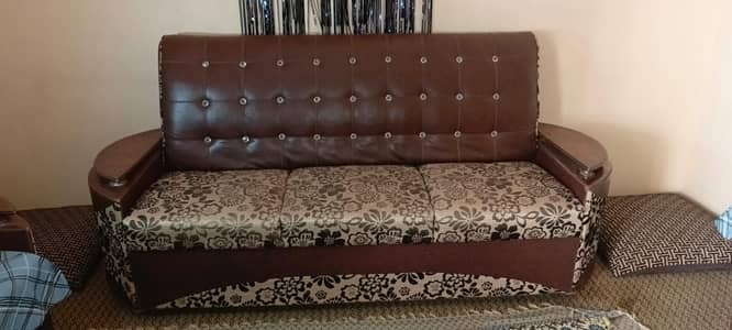 5 Seater Sofa with deewan Chair