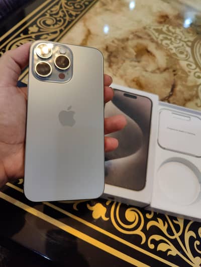 15 pro max 100Health 256gb Factory Unlock all ok no issue