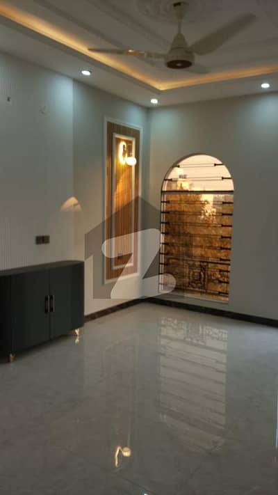 10 MARLA BRAND NEW HOUSE AVAILABLE FOR SALE