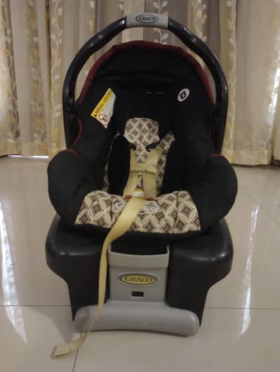 Baby Car Seat & Carry Cot - Original Graco Brand