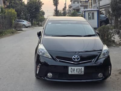 Prius Alpha  5 Seetar