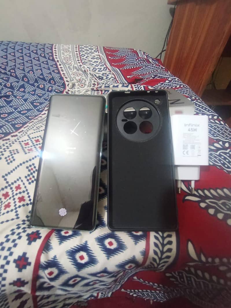 Zero 40 Infinix. 4way torch with multi function 2