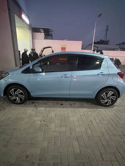 Vitz 2014/18 skyblue