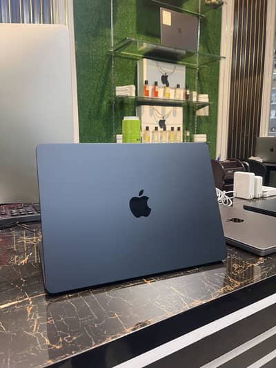 Macbook Air 2025 M4 16/256 | 100% health | warranty till Aug 2026