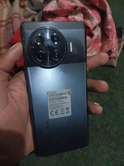 tecno spark 20 pro plus 8+8/256 with box mobile only.  exchnge posible