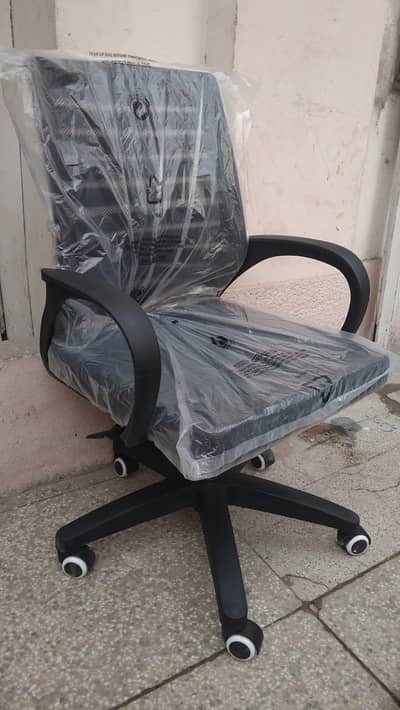 Low Back Chair/Office Chair/Chair/Mesh Chair/Staff Chair/Revolving