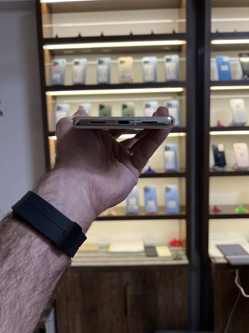 Google pixel 7 pro Dot 2