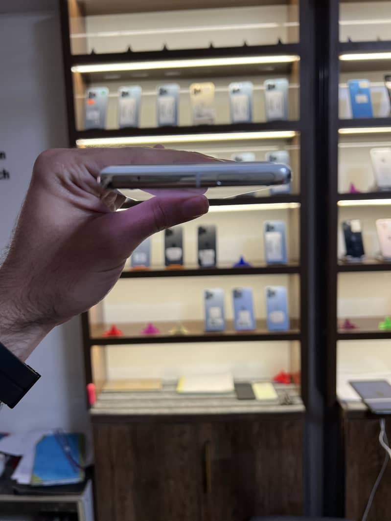 Google pixel 7 pro Dot 5