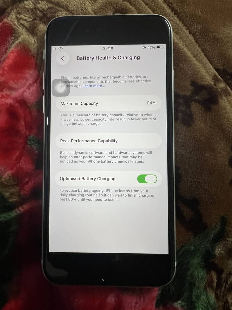 Scratchless Iphone SE 3 6