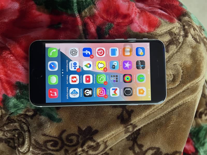 Scratchless Iphone SE 3 5