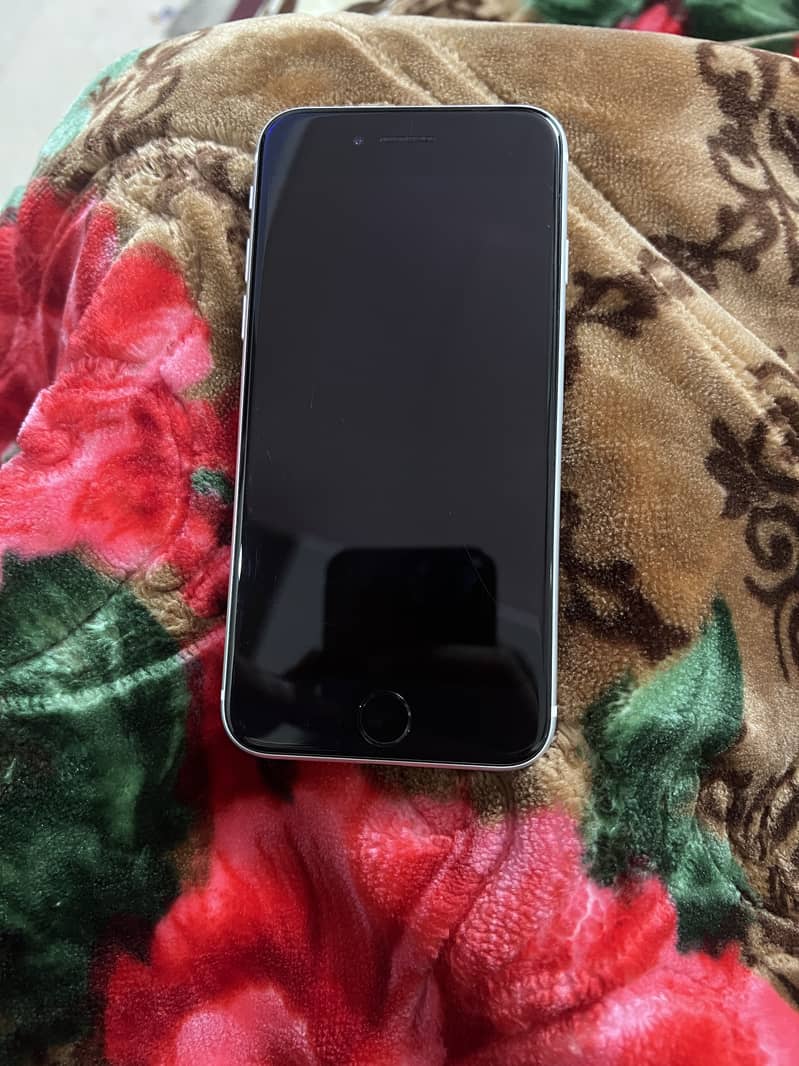 Scratchless Iphone SE 3 7