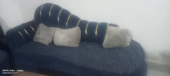 dewan with sofa chairs