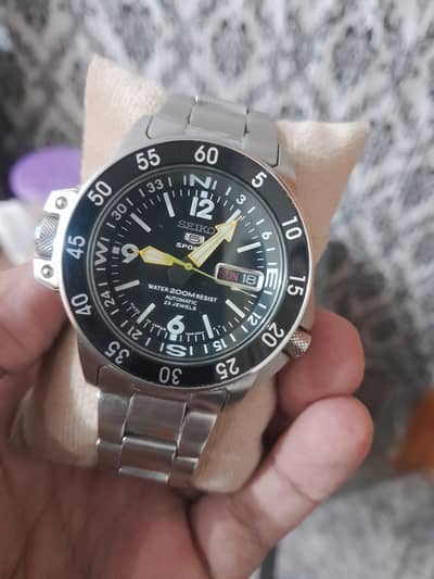 seiko 5 fossil sports watch