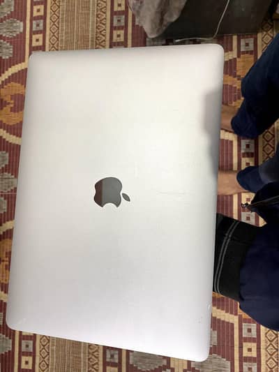 MacBook pro 2017 16/256