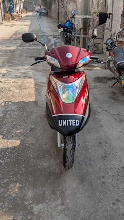 united 100 cc Scooty
