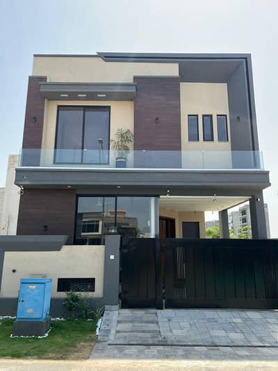 Like A Brand New 5-Marla Owner Build House For Sale At Hot Location Near Commercial