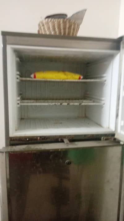 FRIDGE FOR SELL