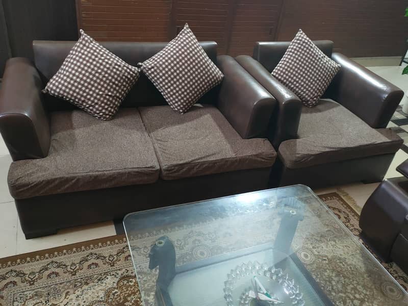 Sofa set and centre table 0