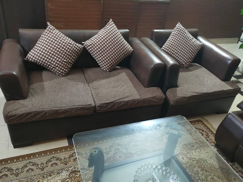 Sofa set and centre table 4