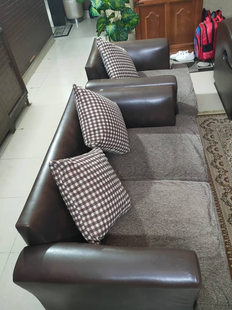 Sofa set and centre table 5