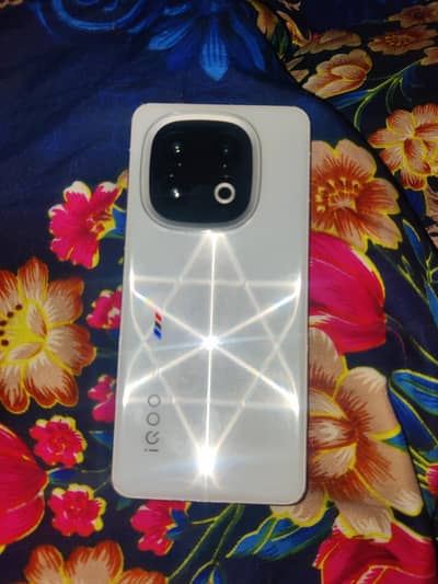 VIVO IQOO 13