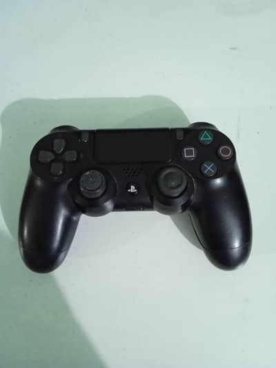 Playstation 4 controllers