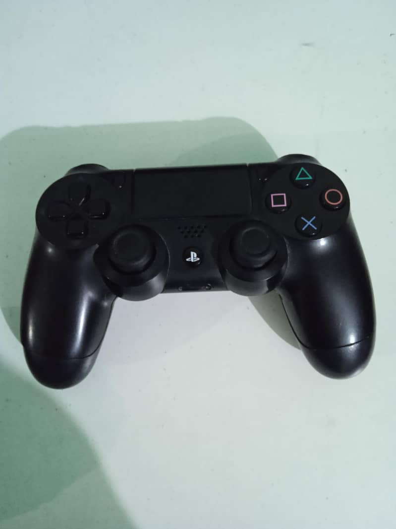 Playstation 4 controllers 3