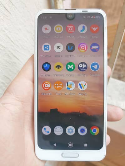 aquos r2 official approved 4/64 All ok piece need money