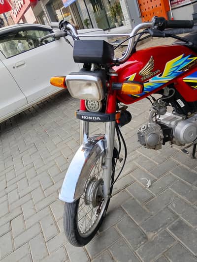 Honda CD 70 2021 model.