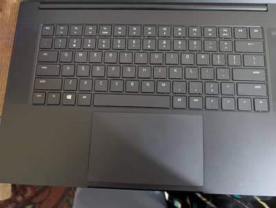 Razer gaming laptop i7 9750h CPU @2. . 60hz 16 ram Rtx 2060 144hz screen