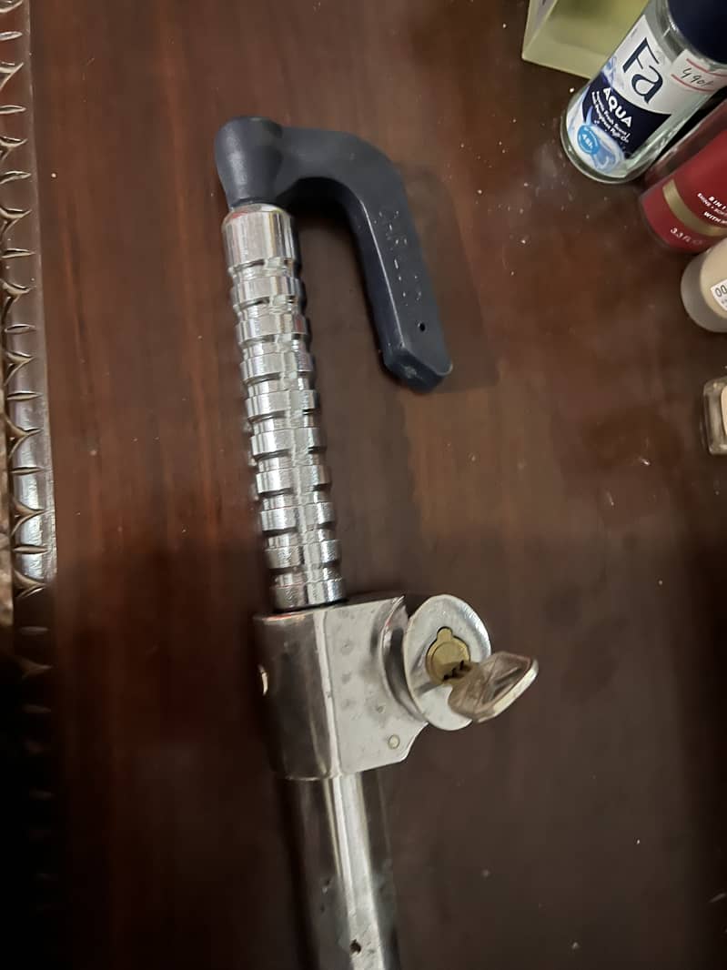 Brake lock/Car lock 1