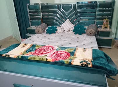 Luxury Full Bedroom Set for Sale- Excellent Condition/beautiful furnit