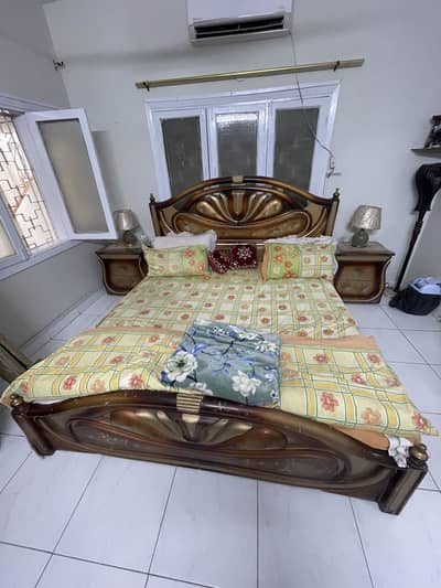 Home used bed set in a hood condition