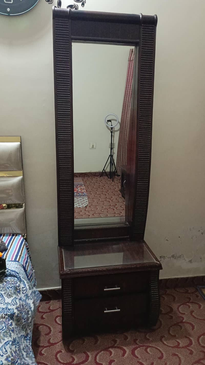 dressing table 1