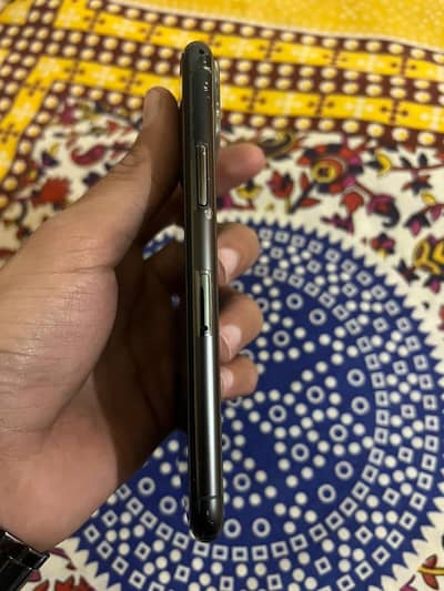 I phone 11pro duel pta Mobil number 03044981585