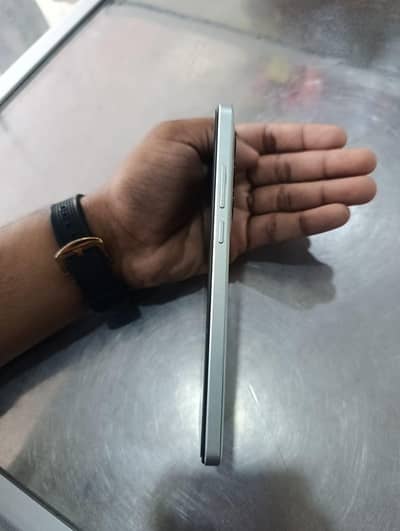 im selling my OnePlus nord ce4  12/256  Used  condition is good 10/8