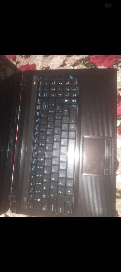 Asus laptop 8 128 SSAD