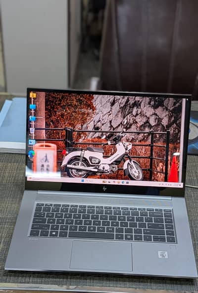 HP Zbook studio g7  Core i7 10th 4k Display