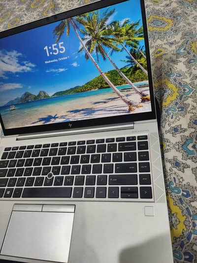 hp ellitebook razon 7 pro used for a while in new condition