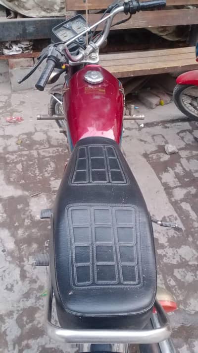 Honda 125 red color for sale all ok