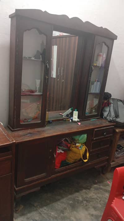 Dressing table