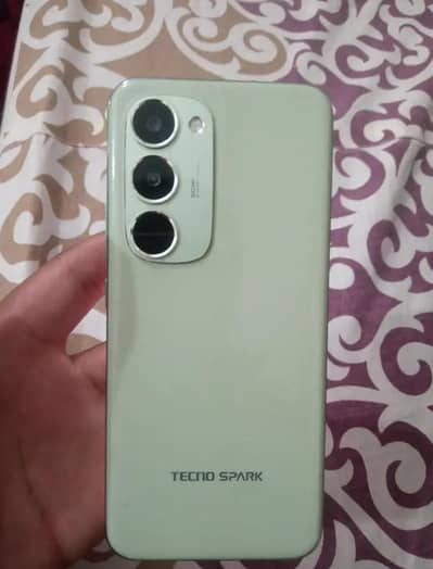 Tecno spark 40 pro plus