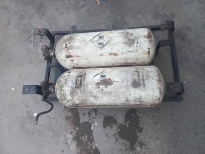 Hyundai Santro Genuine CNG Setup – 2 Cylinders + Holding Stand