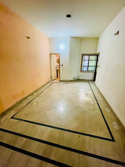 5 Marla Beautiful Double Storey House Urgent For Rent in Sabzazar