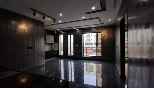 1 bedroom spacious 650 square feet flat only for serious clients